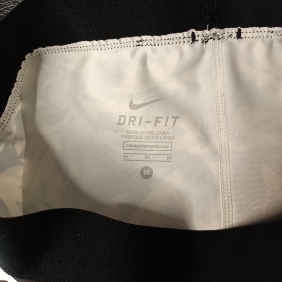 Nike Pro Dri-Fit Floral with Polka Dots Leggings - Picture 9 of 9